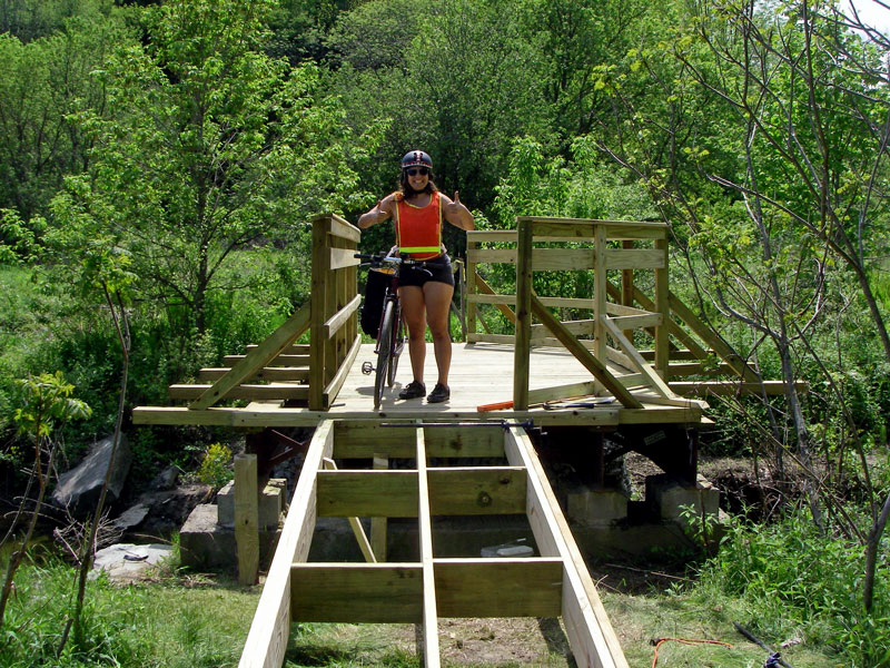students build bridge